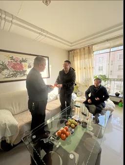 春節(jié)前夕酒泉市國資委領(lǐng)導看望慰問敦煌種業(yè)老干部老黨員、困難職工